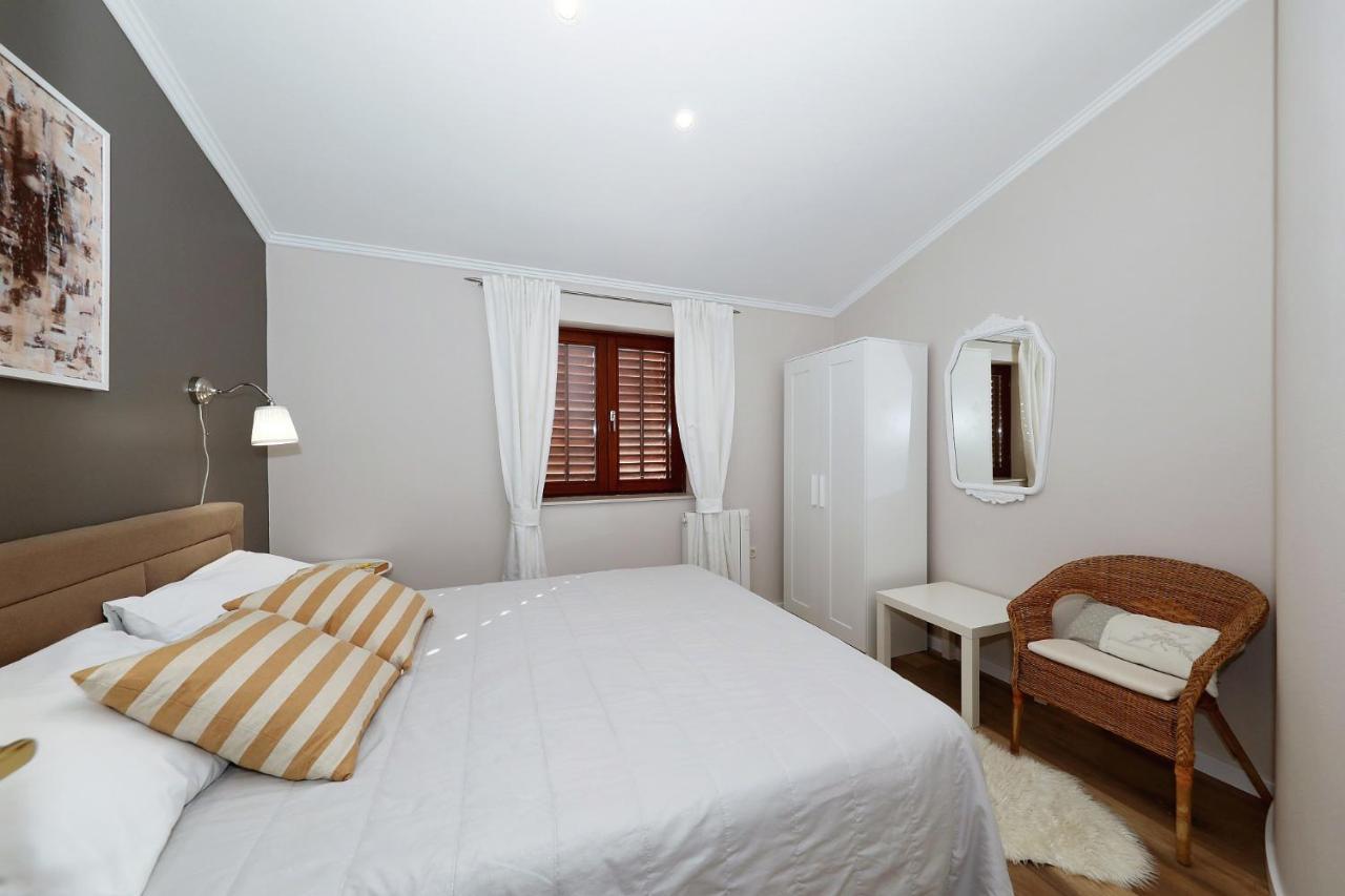 Villa Antisin With Heated Pool Zadar